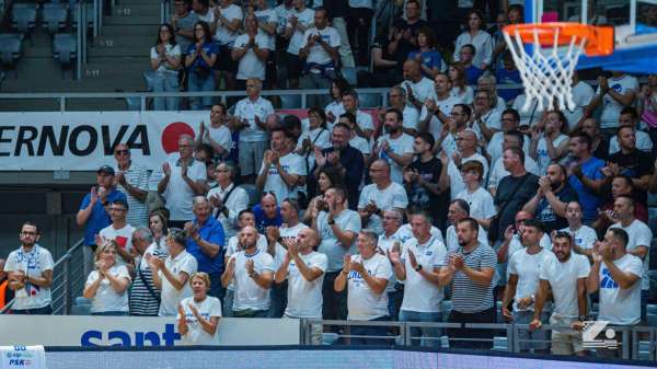 KK ZADAR POZIVA NAVIJAČE  Obojimo Višnjik u bilo