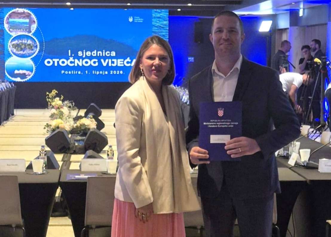 OPĆINA VIR OD MINISTARSTVA REGIONALNOG RAZVOJA I FONDOVA EU DOBILA 90 TISUĆA EURA ZA PROJEKT UREĐENJA DJEČJIH IGRALIŠTA