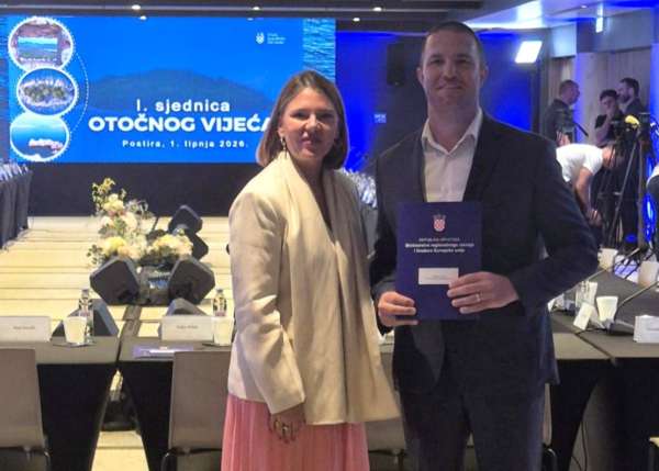OPĆINA VIR OD MINISTARSTVA REGIONALNOG RAZVOJA I FONDOVA EU DOBILA 90 TISUĆA EURA ZA PROJEKT UREĐENJA DJEČJIH IGRALIŠTA