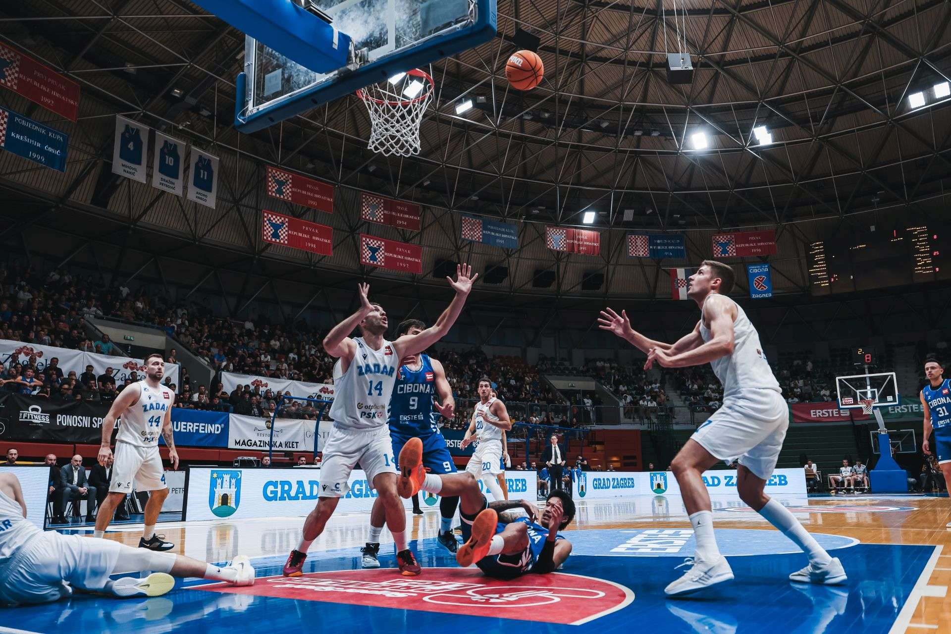 Zadar slomio Cibonu u Zagrebu i poveo u finalnoj seriji – korak do četvrtog uzastopnog naslova