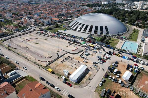 DO SUTRA!!! Poziv vlasnicima na izmještanje vozila sa sjevernog parkirališta