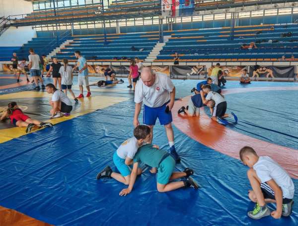 Bilaver posjetio međunarodni hrvački kamp u Zadru: Već 13 godina okuplja mlade sportaše iz Europe