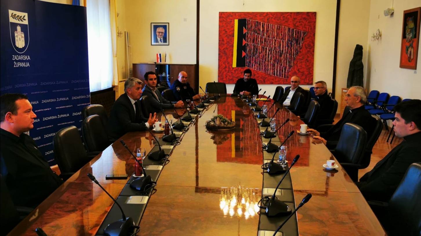 Susret nadbiskupa Puljića sa članovima županijskog Stožera civilne zaštite