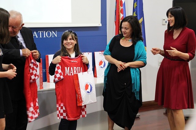 MARIJA BRKIĆ IZ ZADRA DOBITNICA POSEBNOG PRIZNANJA Dodijeljene Godišnje nagrade „Luka Ritz“ za promicanje tolerancije i škole bez nasilja