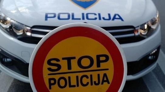 3 OSOBE TEŠKO OZLIJEĐENE Zadranin (42) skrivo lančani sudar na A1