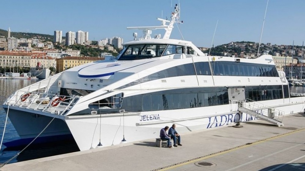 U kolovozu pet brzobrodskih linija iz Zadra za Anconu