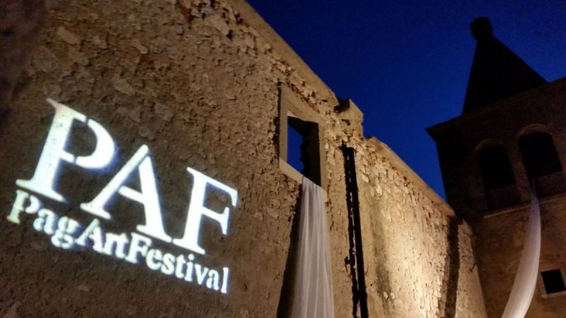 KONCERT NA OTVORENOM "Muzika i slike" za kraj PagArtFestivala