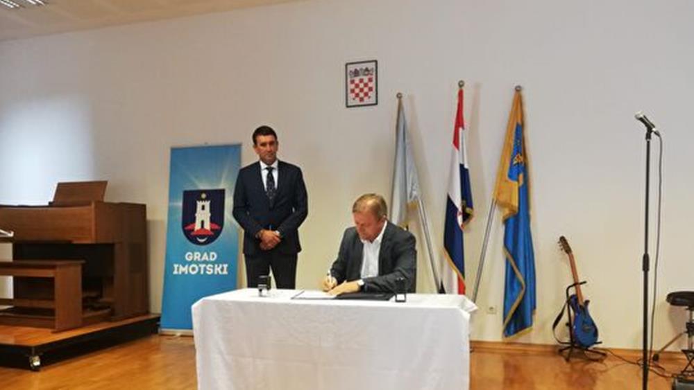 Gradonačelnici potpisali Povelju o prijateljstvu i suradnji Zadra i Imotskog