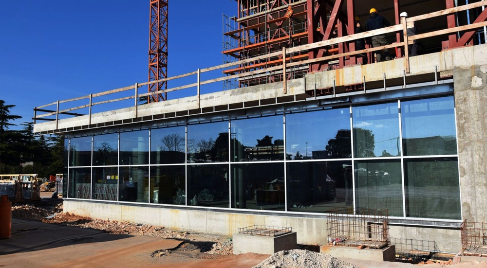GRADILIŠTE  NOVOG KAMPUSA OBIŠLA REKTORICA VICAN Dovršena konstrukcija triju paviljona, radovi teku prema planovima