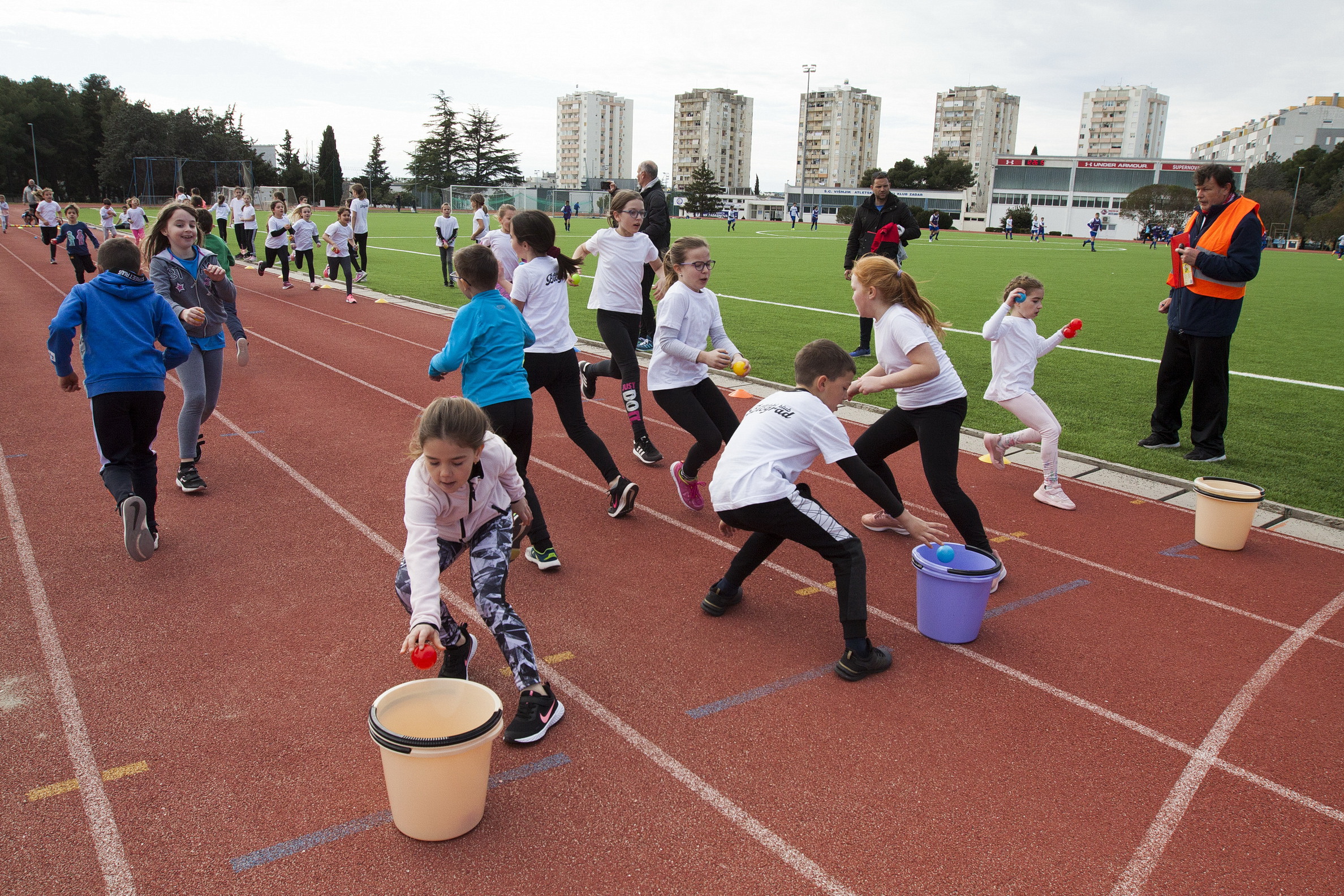 KIDS ATHLETICS Zadarske ‘moćne djevojke’ i biogradski Mali vatreni prvaci Zadarske županije