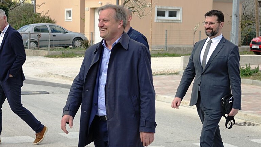 DUKIĆ U OBILASKU MO BILI BRIG Nova dječja igrališta, više parkirnih mjesta, park za pse...