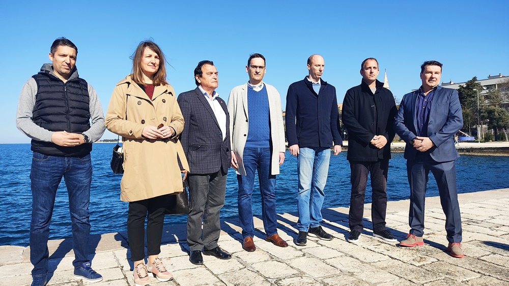OKRUPNJAVANJE KOALICIJE „SRCEM ZA ZADAR“  Kandidaturu Vučetića za gradonačelnika podržavaju i stranke Centar i HSS