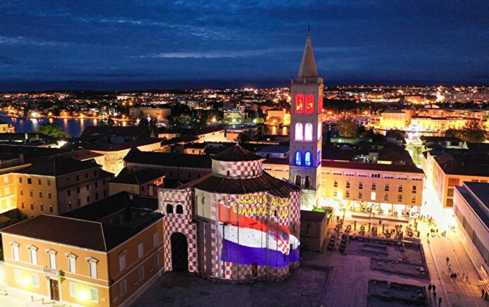FOTO Povodom Dana državnosti zadarske znamenitosti zasjale u bojama hrvatske zastave