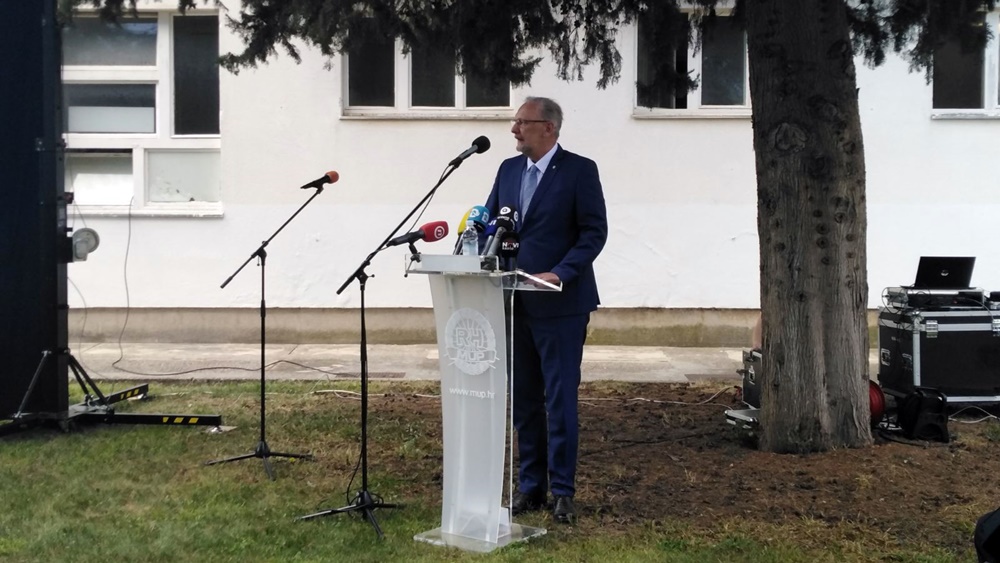 Božinović u Zadru: "Za sad potvrđeno 6 slučajeva zaraze vezanih za košarkaško slavlje"