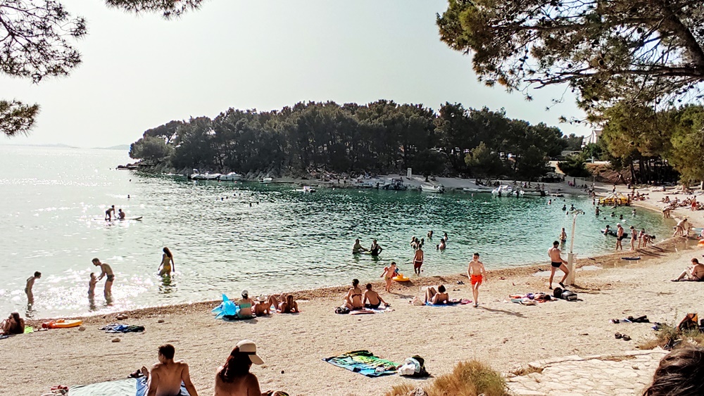 <strong>USKRSNI PRAZNICI NAJAVILI ODLIČAN POČETAK GLAVNE TURISTIČKE SEZONE <em>U dosadašnjem dijelu travnja već ostvareno preko milijun noćenja</em></strong>