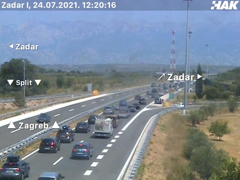 KOLONA VOZILA DUGA 5 KILOMETARA! Zbog gustoće prometa povremeno se zatvara tunel Sveti Rok u smjeru juga