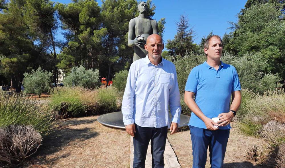 AKCIJA MLADIH „Nećemo dignuti ruku za davanje 3 milijuna kuna KK Zadar! Klub se treba vratiti na koncept Udruge građana i spojiti s KK Puntamika!“