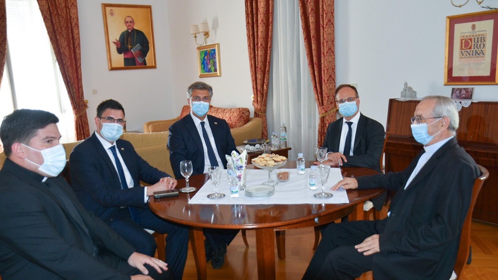 Premijer posjetio zadarskog nadbiskupa Želimira Puljića