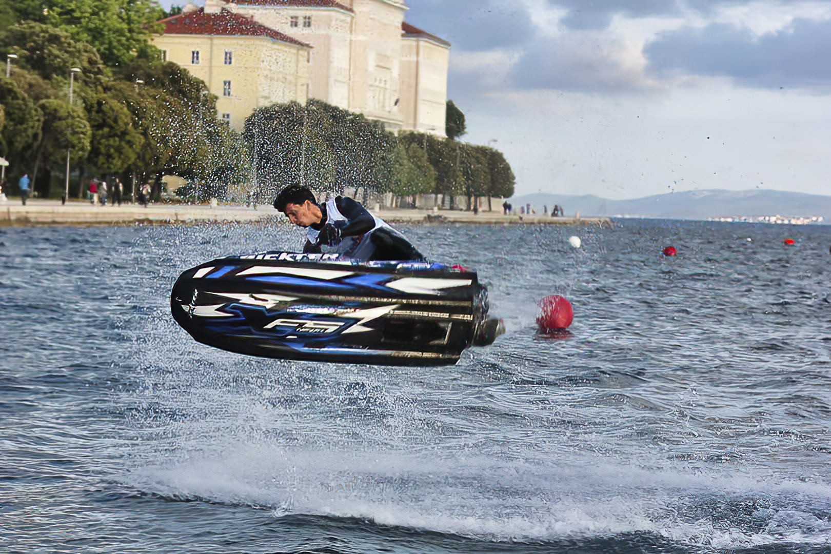 NESREĆA NA VIRU U sudaru dva jet-skija teško ozlijeđen maloljetnik