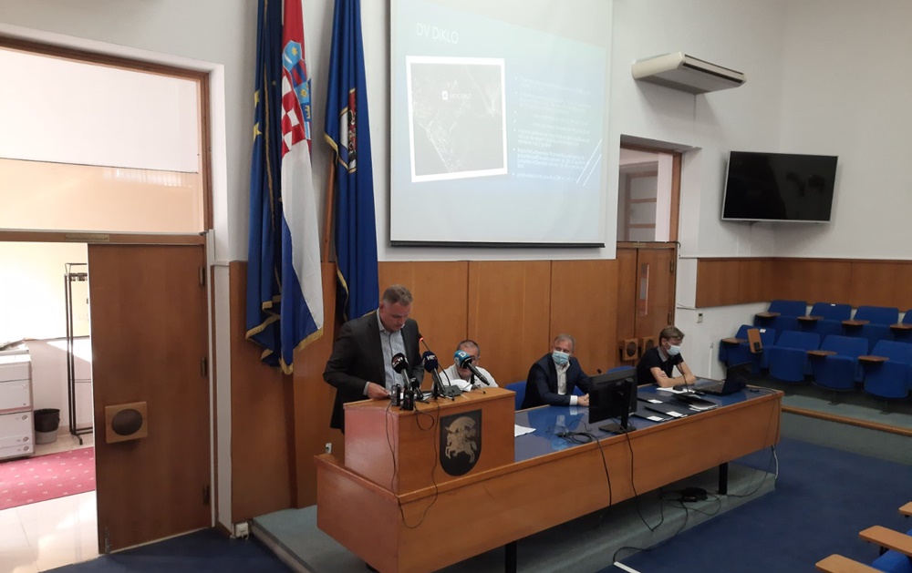 DUKIĆ DODIJELIO UGOVORE VRTIĆIMA DRUGIH OSNIVAČA Prezentirana i 4 velika projekta gradnje novih dječjih vrtića u Zadru