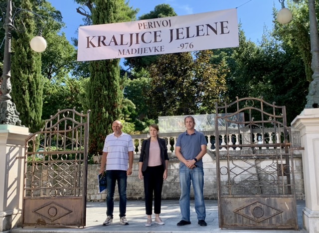 [VIDEO] Vijećnici Akcije mladih prosvjedovali protiv navodne uzurpacije Parka u Perivoju kraljice Jelene Madijevke od strane ugostitelja