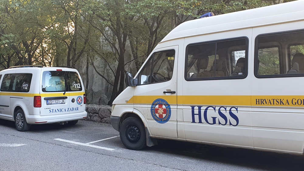 USPJEŠNO ZAVRŠENA TEŠKA AKCIJA HGSS-A Nakon 13 sati spašavanja ozlijeđeni planinar predan timu hitne pomoći