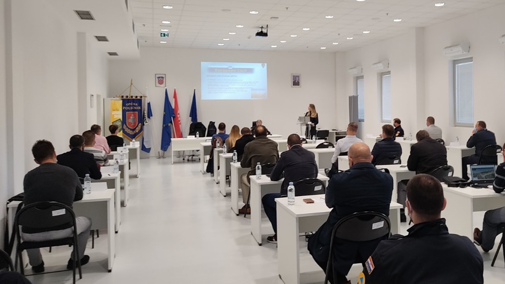 EDUKACIJA LOKALNIH ČELNIKA ZA POSLOVE CIVILNE ZAŠTITE Trut: "Sve procjene govore da se ugroze povećavaju i pojačavaju"