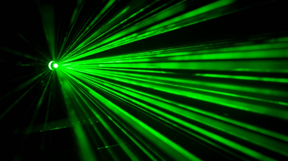 DOVOĐENJE U OPASNOST ŽIVOTA I IMOVINE "Genijalac" (54) laserom ometao let zrakoplova