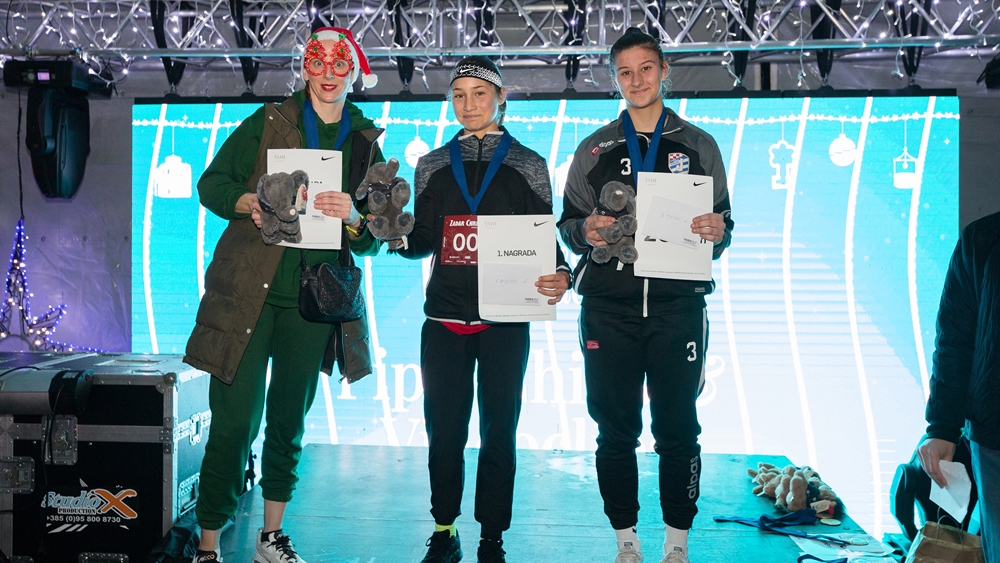 ZADAR CHRISTMAN RUN Kiša nije pokvarila trkačku feštu, a zabava je nastavljena na Adventu u Zadru