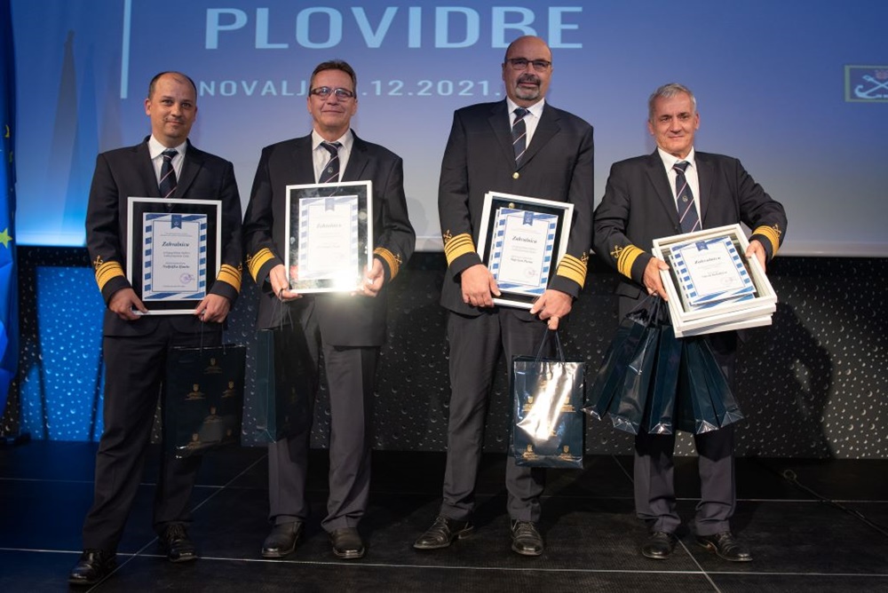 DODIJELJENE NAGRADE I PRIZNANJA - U Novalji održani Dani hrvatskog pomorstva i unutarnje plovidbe 2021.