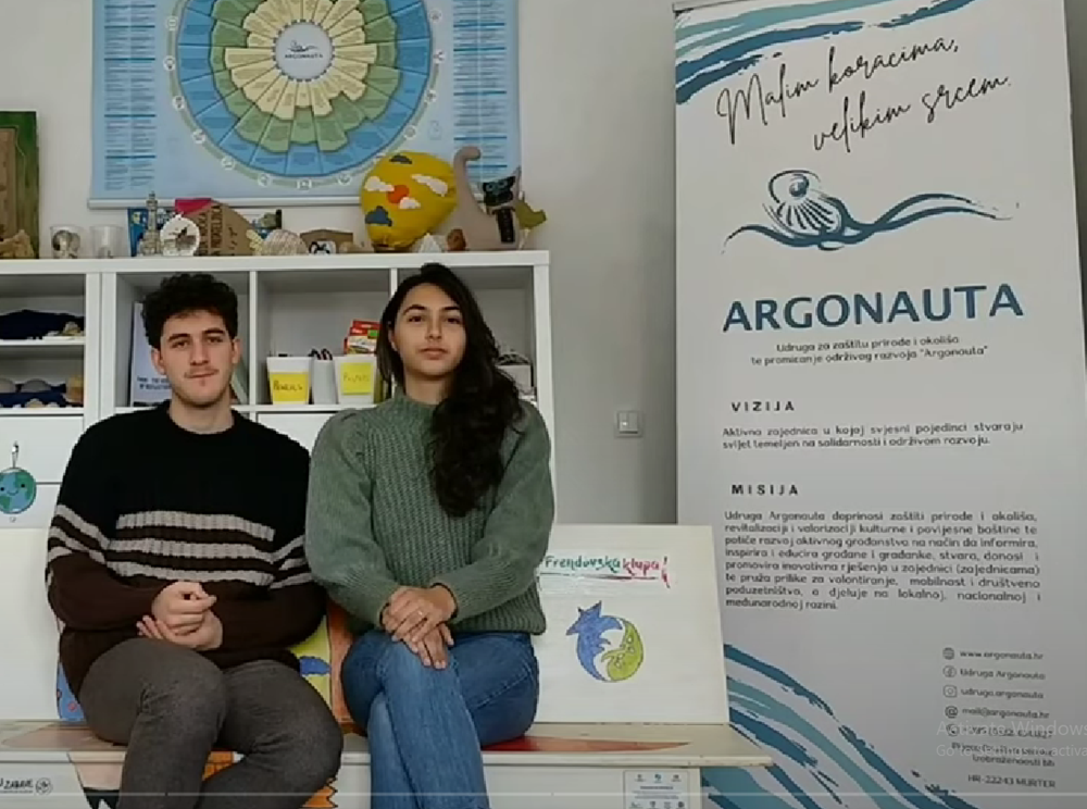 Poziv svim osnovnim i srednjim školama: ŠKARE U RUKE! NAGOVIJESTI SVJETLO! POMOZI KIARI!