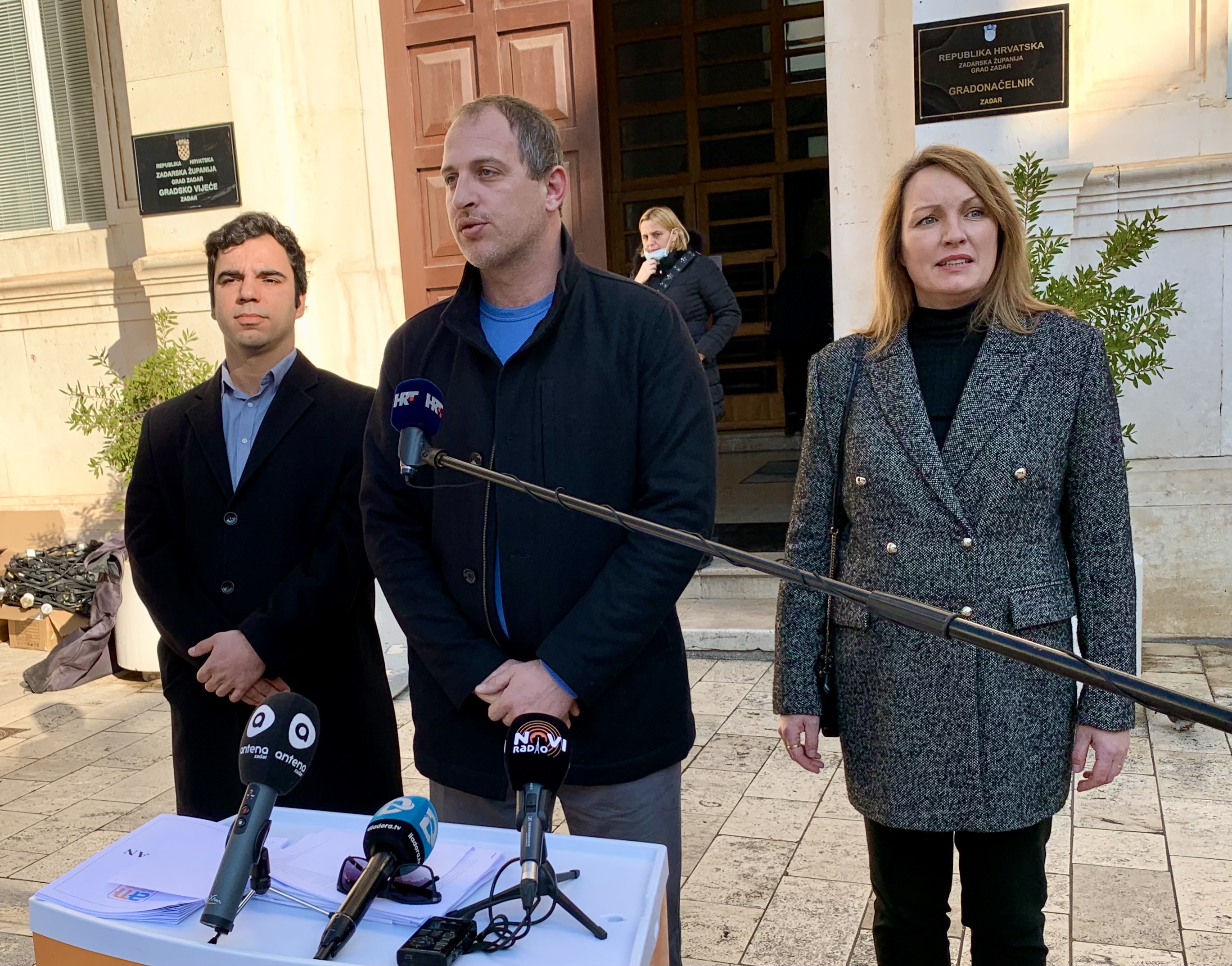 AKCIJA MLADIH „Proračun je izmijenjen s više od 20 oporbenih amandmana i to je razlog zašto smo glasali za njega!“