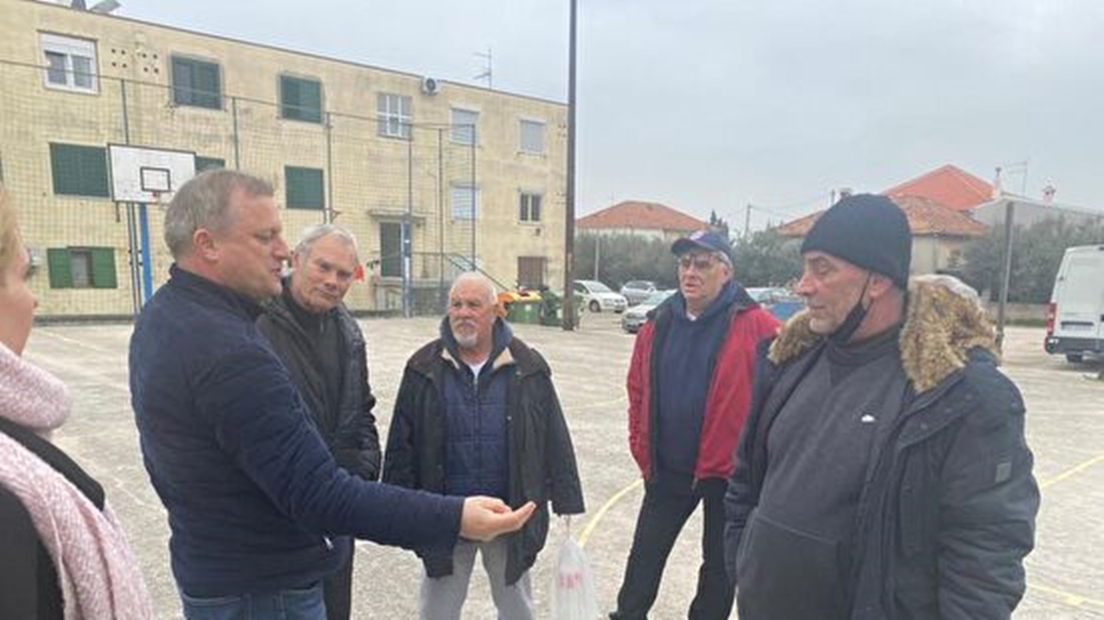 Gradonačelnik Dukić u obilasku MO Jazine II