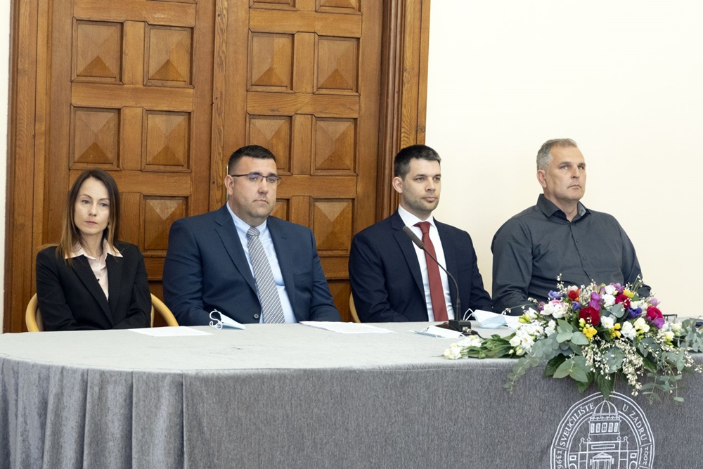 DAN POMORSKOG ODJELA SVEUČILIŠTA U ZADRU Nacrte za Pomorski odjel radili su silbljanski kapetani, kaljski ribari i privlački sabunjari