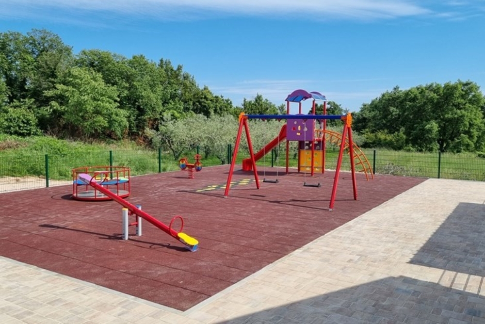 Zadarska županija objavila poziv za prijavu programa/projekata za financiranje uređenja i opremanja dječjih igrališta iz Proračuna županije za 2022. godinu