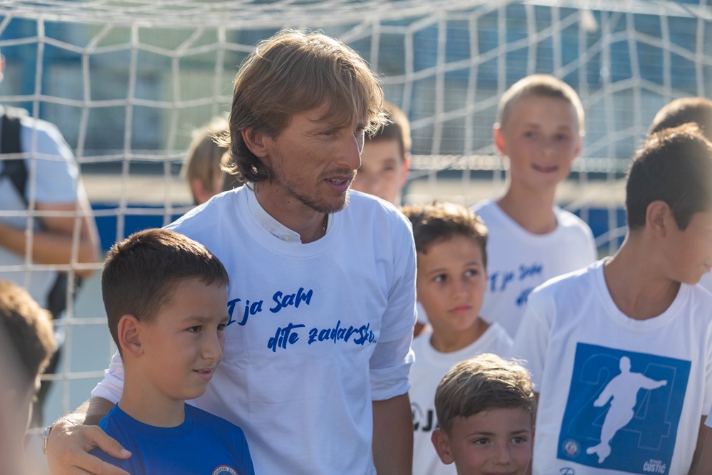 Luka Modrić na Stanovima s mladim nogometašima HNK Zadar
