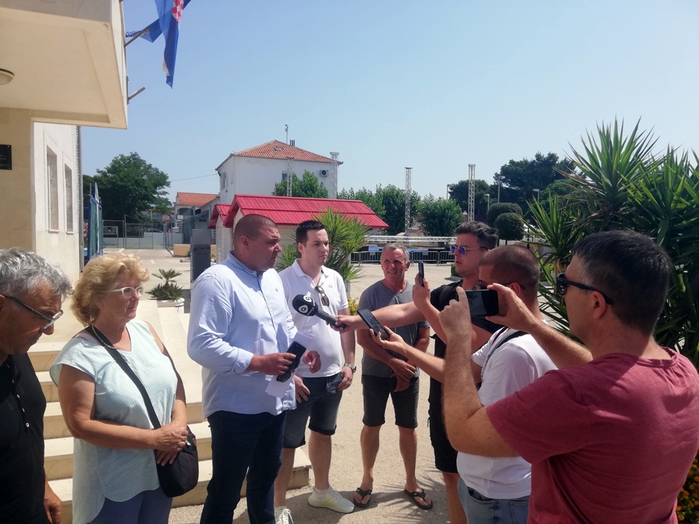 NOVA VEĆINA U VIRSKOM OPĆINSKOM VIJEĆU Frane Vučetić: "Očekujemo da predsjednik OV-a Antonio Vučetić podnese ostavku"
