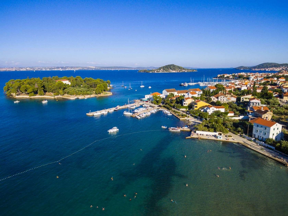 OPĆINA PREKO Uskoro će se omogućiti stanovnicima otoka Ugljana i Pašmana izrada dokumenata na samim otocima! Stiže i brzi internet……