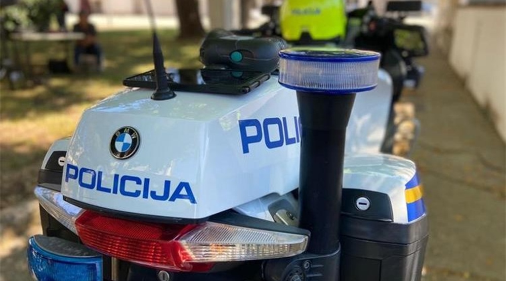 KOBNA BRZINA U prometnoj nesreći teško ozlijeđen motociklist