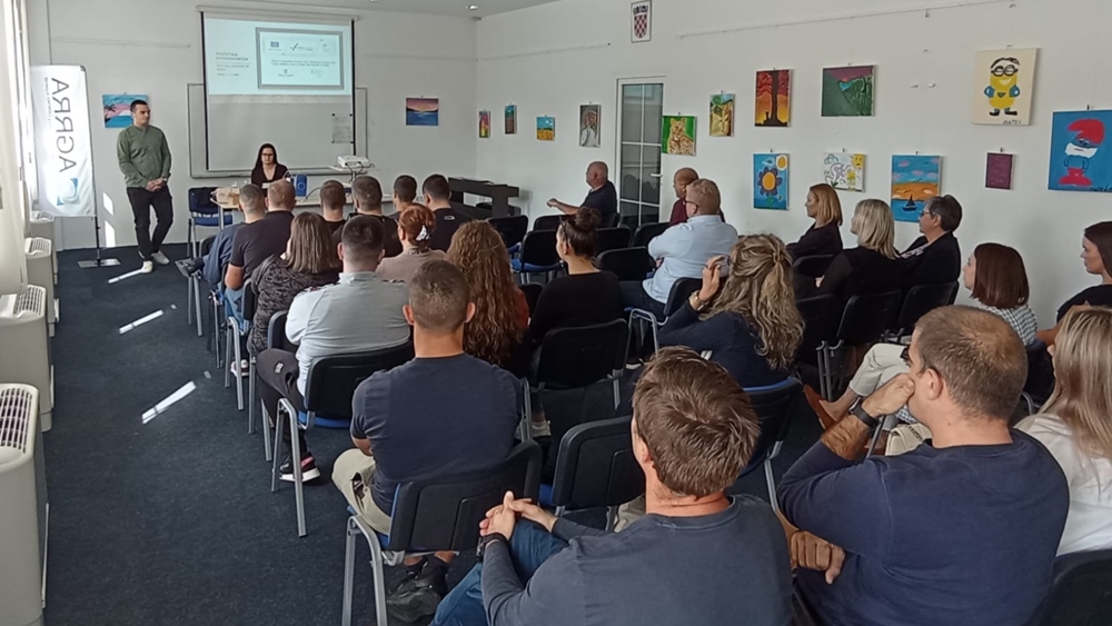 Održala se početna konferencija projekta „OCD kao odgovor na krizu“ u Gradskoj knjižnici Benkovac