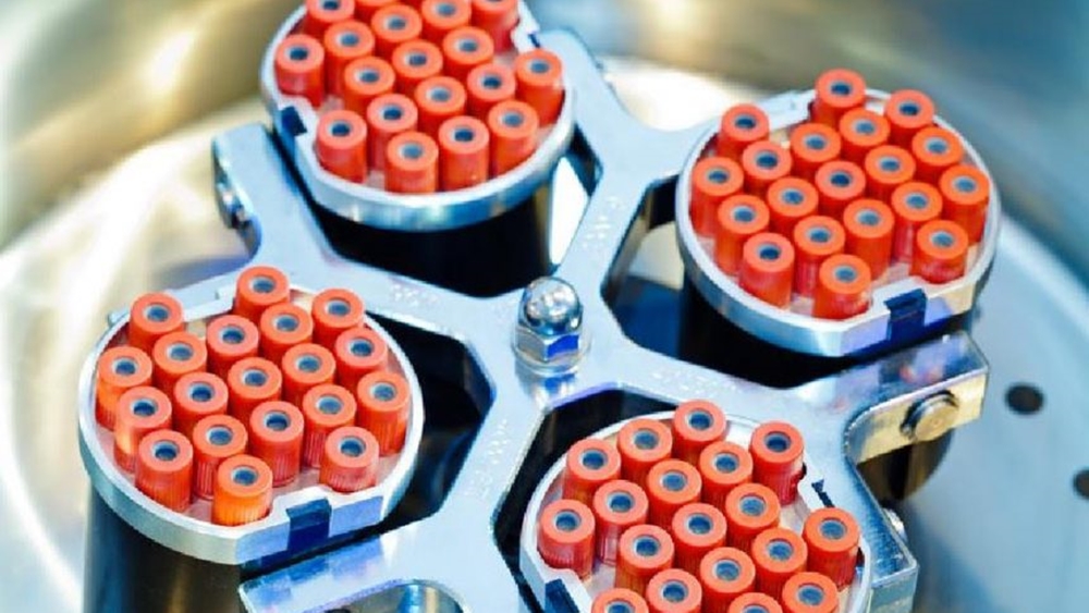 Odjel za transfuzijsku medicinu Opće bolnice Zadar započeo je proizvodnju kapi za oči iz pacijentove vlastite krvi