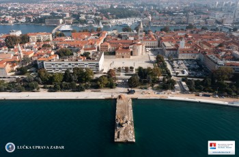 Sredinom rujna započeli su radovi na sanaciji i produženju gata za 15 metara na zadarskoj rivi