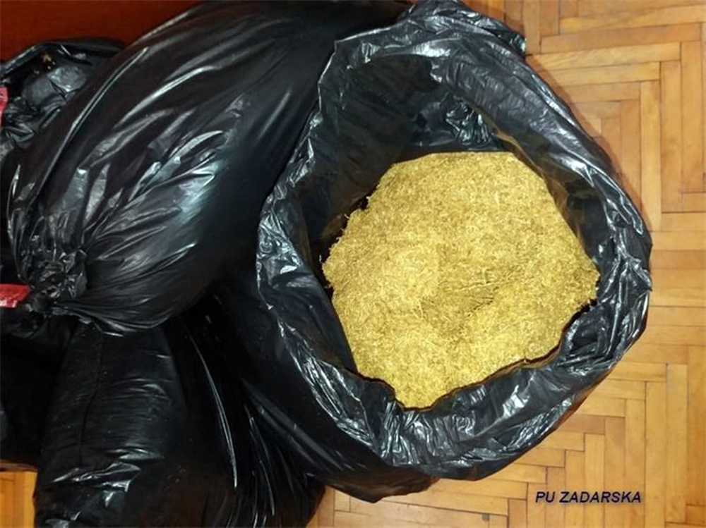PALI S 80 KG DUHANA I CIGARETAMA BEZ MARKICA Policija uhitila trojicu zbog preprodaje duhana