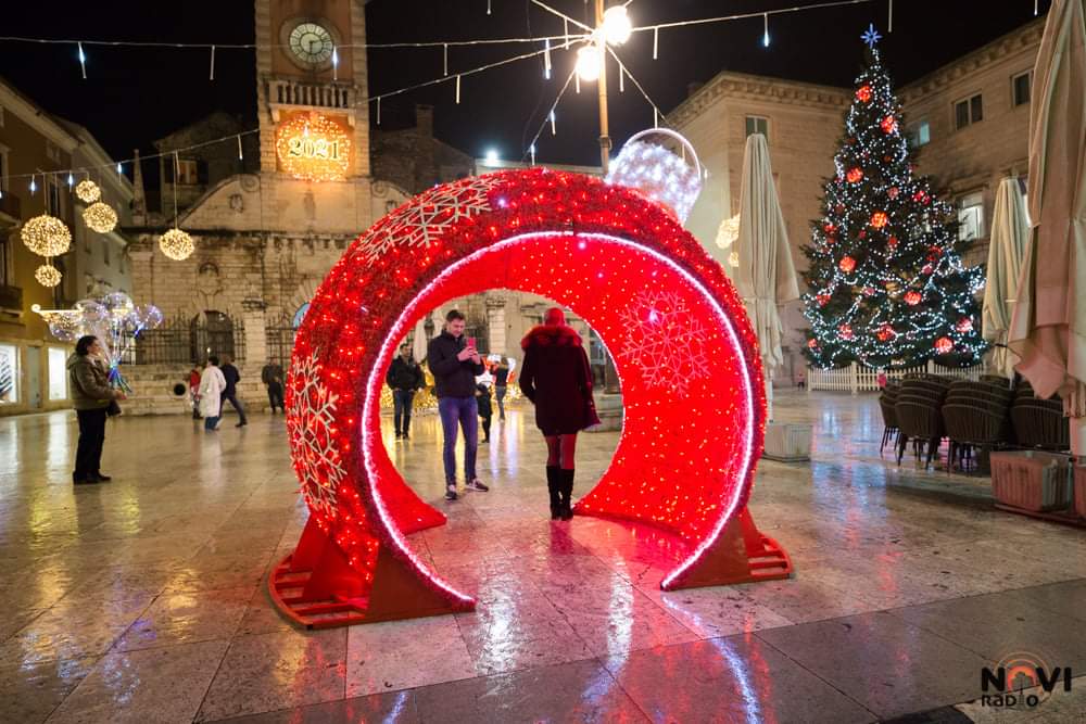 RANE PRIPREME Grad Zadar traži tko će ukrasiti grad za božićne i novogodišnje dane