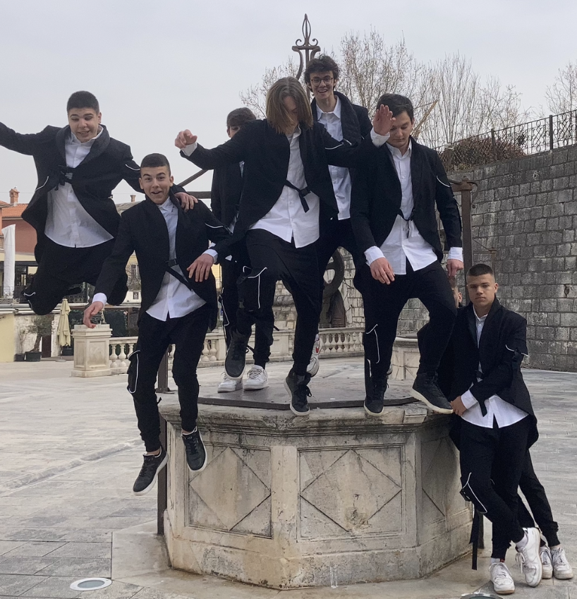 Večer zadarskih škola na Adventu u Zadru: dva zbora, solisti, školski bend i klapa