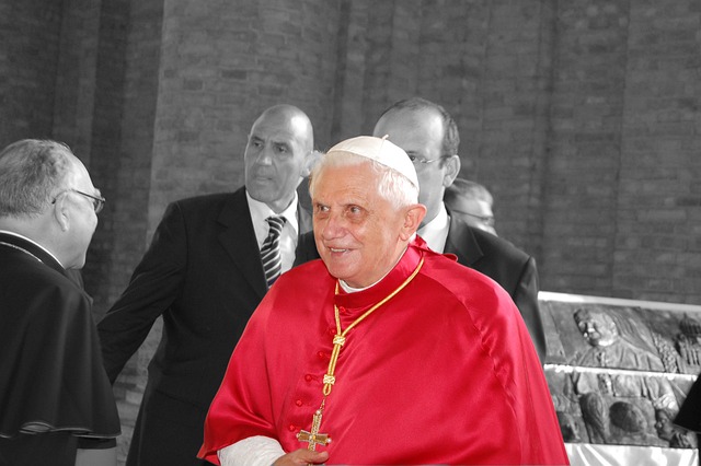 Preminuo bivši papa Benedikt XVI.