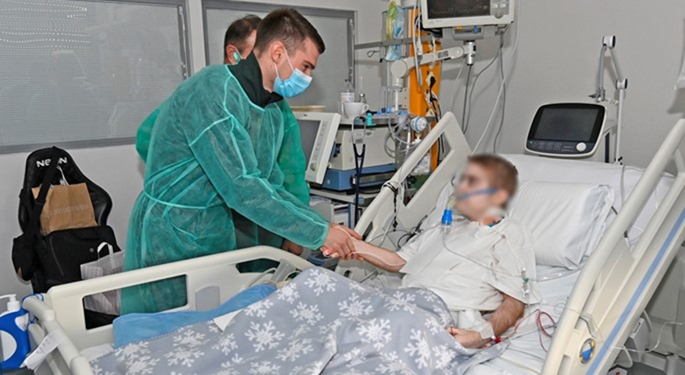 Dominik Livaković posjetio dječaka s transplantiranim plućima