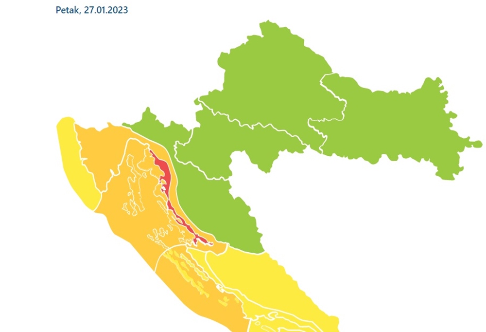 DHMZ UPALIO CRVENI ALARM ZA VELEBITSKI KANAL Jaka i olujna bura radi probleme u prometu