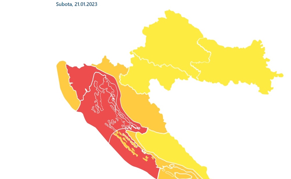 UPALJEN CRVENI METEOALARM ZA OBALU Puše orkanska bura, dolazi nam obilna kiša, u zaobalju pada snijeg....