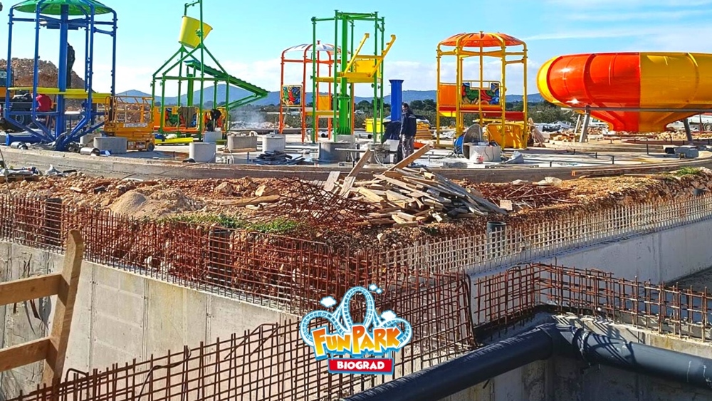 RADOVI U FUN PARKU BIOGRAD Punom parom se radi na vodenom parku u kojem će biti nekoliko različitih tobogana, podvodni šank i veliki jacuzzi
